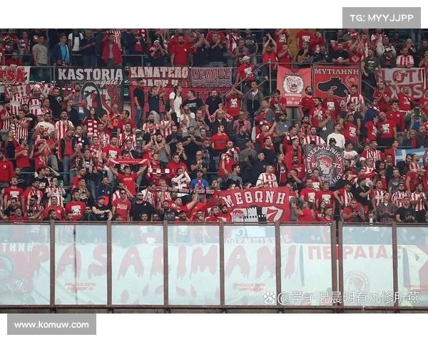 曼联球迷沸腾，球队展现霸气风采