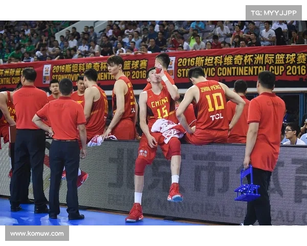 中国U篮惨遭美国队逆袭:最后钟崩盘,绝望之差 中国U篮惨遭美国队逆袭:最后钟崩盘,绝望之差